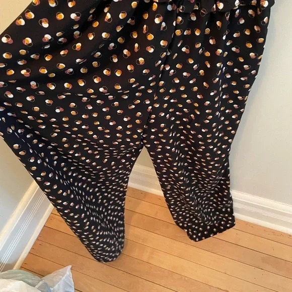 V-neck cap sleeved jumpsuit - Picture 3 of 3